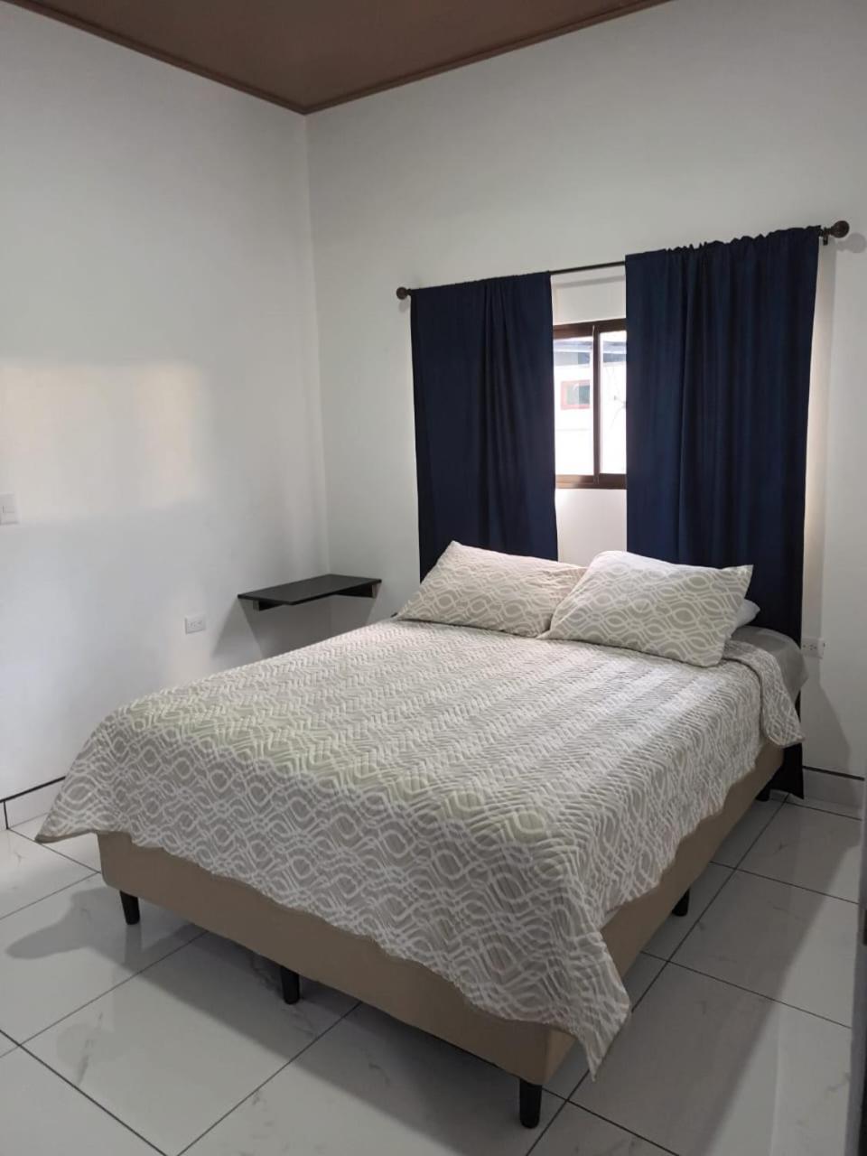 Apartamento Rodriguez Quepos Bagian luar foto